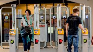 Ns maakt gebruik van het nederlandse spoorwegnet, dat door het bedrijf prorail wordt. Storing Bij Ns In En Uitchecken Niet Mogelijk Rtl Nieuws