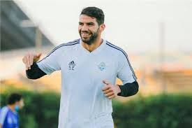 أثار شريف إكرامي، حارس مرمى بيراميدز، جدلا واسعا بعد مباراة بيراميدز والرجاء المغربي خروج أفريقي للأهلي بتوقيع إكرامي. ØµÙˆØ± Ø´Ø±ÙŠÙ Ø¥ÙƒØ±Ø§Ù…ÙŠ ÙŠØ¸Ù‡Ø± Ù„Ø£ÙˆÙ„ Ù…Ø±Ø© ÙÙŠ ØªØ¯Ø±ÙŠØ¨Ø§Øª Ø¨ÙŠØ±Ø§Ù…ÙŠØ¯Ø² Ø¨ÙˆØ§Ø¨Ø© Ø£Ø®Ø¨Ø§Ø± Ø§Ù„ÙŠÙˆÙ… Ø§Ù„Ø¥Ù„ÙƒØªØ±ÙˆÙ†ÙŠØ©