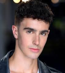 Rose Jones's Instagram, Twitter & Facebook