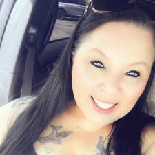 Can anyone recomend a good hotel with 2 queen beds ?