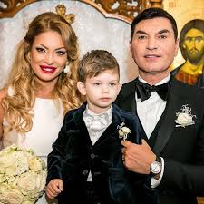 Cristi borcea rămâne în penitenciar. Valentina Pelinel Si Cristi Borcea Au RenunÅ£at La Afacerile Cu NunÅ£i