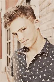 Derek Whitmer's Instagram, Twitter & Facebook