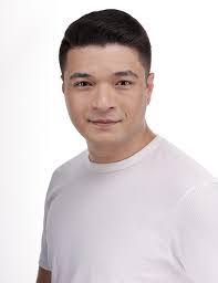 Larry Samaniego's Instagram, Twitter & Facebook