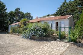 Maisons corsea est un constructeur de maisons individuelles en corse. En Corse A Alata Secteur Prise Avec Vue Dominante Mer Une Villa A Renover Entierement Et Son Terrain De 3900m