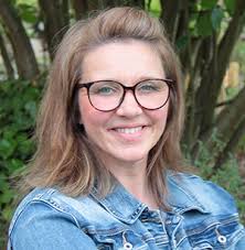 Natalie Brosch's Instagram, Twitter & Facebook