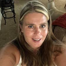 How to train and socialize a traumatized 12-week-old German Shepherd puppy?