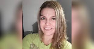 Leah Irwin's Instagram, Twitter & Facebook