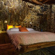 En hotel casa de caldelas el turismo rural en la ribeira sacra y manzaneda se viste de diseño. Cabo Do Mundo Casa Rural En La Ribeira Sacra Lugo
