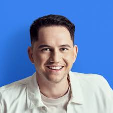 Oprah Spotted Walking Up Mt Eden In Auckland