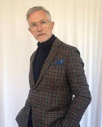 Numerous studies and researches have therefore been around for years on the subject of how the hair is getting dizzy. 10 Handsome Grey Hairstyles For Men Young And Old