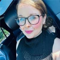 Sara Oglesbee's Instagram, Twitter & Facebook