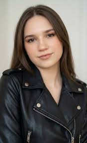 Clean look, confident vibe — simple, sharp, and moving forward. 💯🔥