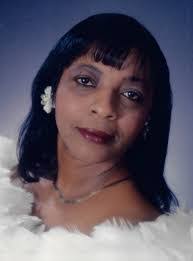 Elsie Hayes's Instagram, Twitter & Facebook