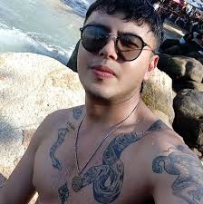 Mariana Seoane subió unas fotos a Instagram con Nodal y Ángela Aguilar, en  la descripción agregó la frase “QUE SIEMPRE VIVA EL AMOR ❤️😱