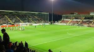 „au fost sute de telefoane solicitând bilete gratis. Meci Astra Giurgiu Dinamo Bucuresti Pe Stadion Youtube