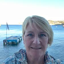 Can anyone recommend a shop that sells decent quality leather bags? I'm  thinking something along the lines of the one that used to be