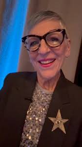 Start your weekend off right with Gordon Ramsay's Crab Benedict recipe! 😋 