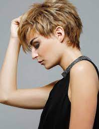 Nouvelle coupe de cheveux 2016, nouveau style ? Coupe Courte Les Plus Belles Coupes De Cheveux Pixie Belle Coupe De Cheveux Coupe De Cheveux Cheveux Courts