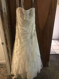 David S Bridal 9yp3344 Wedding Dress Used Size 20w 300 In 2020 Meghan Markle Wedding Dress Modern Wedding Gown Contemporary Wedding Dress
