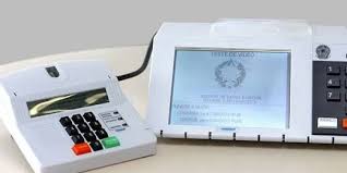 Brazilian voting machine and its two terminals. The election official... |  Download Scientific Diagram