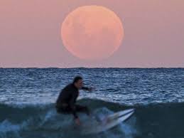 La pleine lune de mai 2021 est un jupiter carré qui peut provoquer un défi en raison de la cupidité, de l'excès et de l'immoralité. L Eclipse Totale De Lune En Images Sciences Et Avenir