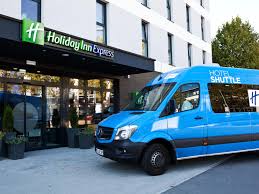 Shuttles run 24/7 to and from the airport terminals and a free. Frankfurt Flughafen Hotels Mit Shuttle Holiday Inn Express Frankfurt Flughafen Raunheim