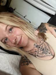 being unapologetically me without makeup