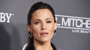 Её мать, патрисия энн инглиш — учительни. Jennifer Garner Opens Up On The Price Of Fame And How It S Affected Her Family Woman Home