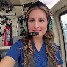 Elyse Smith's Instagram, Twitter & Facebook