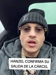 Que cantante no le gusta a @Gallo The Producer #fyp #moluscotv #molusc...