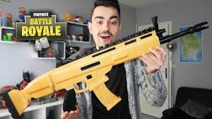 La Scar Legendaire De Fortnite Taille Reelle Imprimee En 3d Youtube