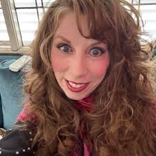 Note to self: A widely shared claim suggests that having a supportive  girlfriend can help a man live up to 10 years longer