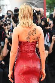 Scarlett johansson s 8 tattoos and their meanings body art guru. Scarlett Johansson S Tattoos The Meaning Behind The Marriage Story Actress Ink London Evening Standard Evening Standard