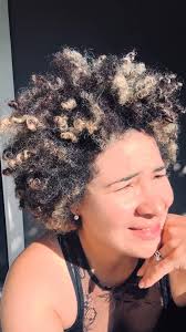 Hoy un consejito: ¡Disfruten del sol y cuídense! ☀️💛