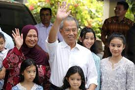 Muhyiddin yassin says they could still be with their closest family members and stay in contact 150,597 found jobs last month. Muhyiddin Yassin To Be Malaysia S Next Prime Minister Palace Statement Se Asia News Top Stories The Straits Times