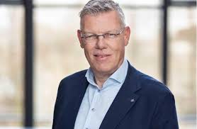 Gerrit Visser draagt Innovi over aan Danny Grooters