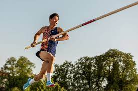 He, however, failed on his first and second attempts at 5.75m. Get To Know Filipino Pole Vaulter Ej Obiena Pinoy Fitness