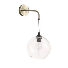 Applique En Metal Dore Et Verre Sur Maisons Du Monde Piochez Parmi Nos Meubles Et Objets Deco Et Faites Le P Metal Wall Lamp Wall Lamp Lantern Candle Holders