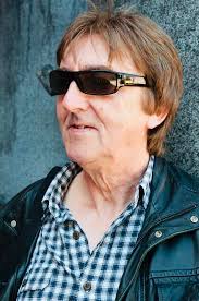 Alla Qui? (written by Hansford Rowe) • Allan Holdsworth -guitar • Hansford  Rowe -bass • Vic Stevens -drums.