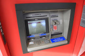 Kartu atm bank pernah tertelan ketika saya gunakan untuk mengambil uang di luar negeri. Begini Cara Mengurus Kartu Atm Tertelan Di Mesin Atm Bank Lain Ratubank Com 2021