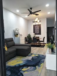Begitu juga dengan membuat desain teras rumah besar, kita dapat memaksimalkan halaman dan teras rumah menjadi tampilan meletakkan beberapa kursi dengan busa duduk yang sangat nyaman di tambah meja kecil. Idea Deko Rumah Teres Lot Tengah Saiz Kecil Yang Simple Simple Je Hias My