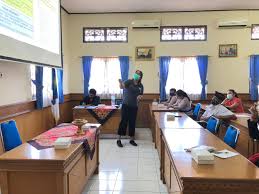 Rapat Rumah Desa Sehat Oleh Ketua Pengurus Harian Rumah Desa Sehat Https Dauhpurikangin Denpasarkota Go Id