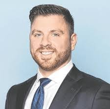 Robert Gal's Instagram, Twitter & Facebook