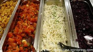 Ein buffet passt zu vielen gelegenheiten. Kaltes Buffet Lamiacucina