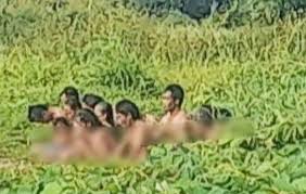 16 orang tersebut ditangkap ketika sedang melaksanakan ritual mandi bersama tanpa busana di sebuah rawa, desa karang bolong, kecamatan cigeulis, pandeglang. Lewqk C9j8ntkm