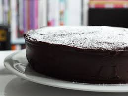 Posez vos donuts sur une grille, afin que le glaçage retombe. Gateau Chocolat Banane Glacage Au Chocolat Cuisine Temeraire