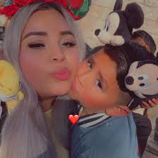 Do Disney resorts sell sun hats for kids?