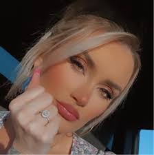 Casey Dobbins's Instagram, Twitter & Facebook