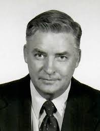 Lester Biggs's Instagram, Twitter & Facebook