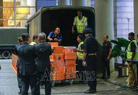 .pertuduhan pengubahan wang haram terhadap riza shahriz abdul aziz, yang juga anak tiri bekas perdana menteri datuk seri najib tun razak. Pengubahan Wang Haram Air Times News Network